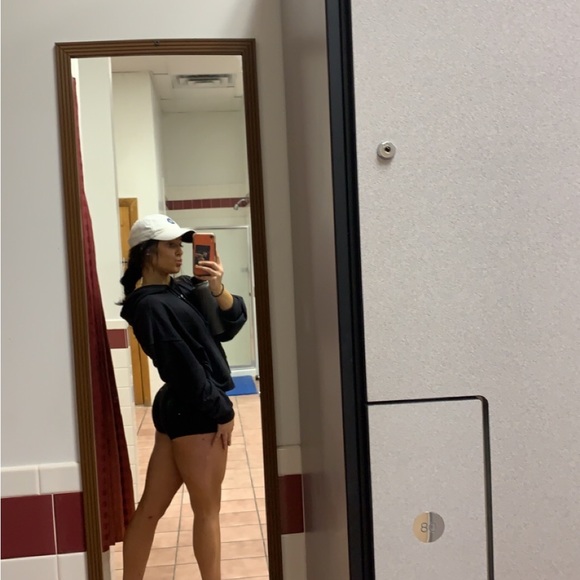 Meet your Posher, Katelyn - Picture 4 of 5